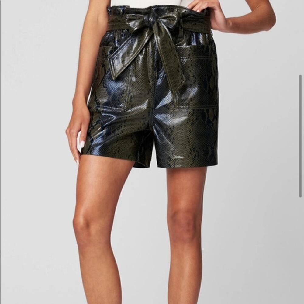Blank NYC Snakeskin Shorts size 28